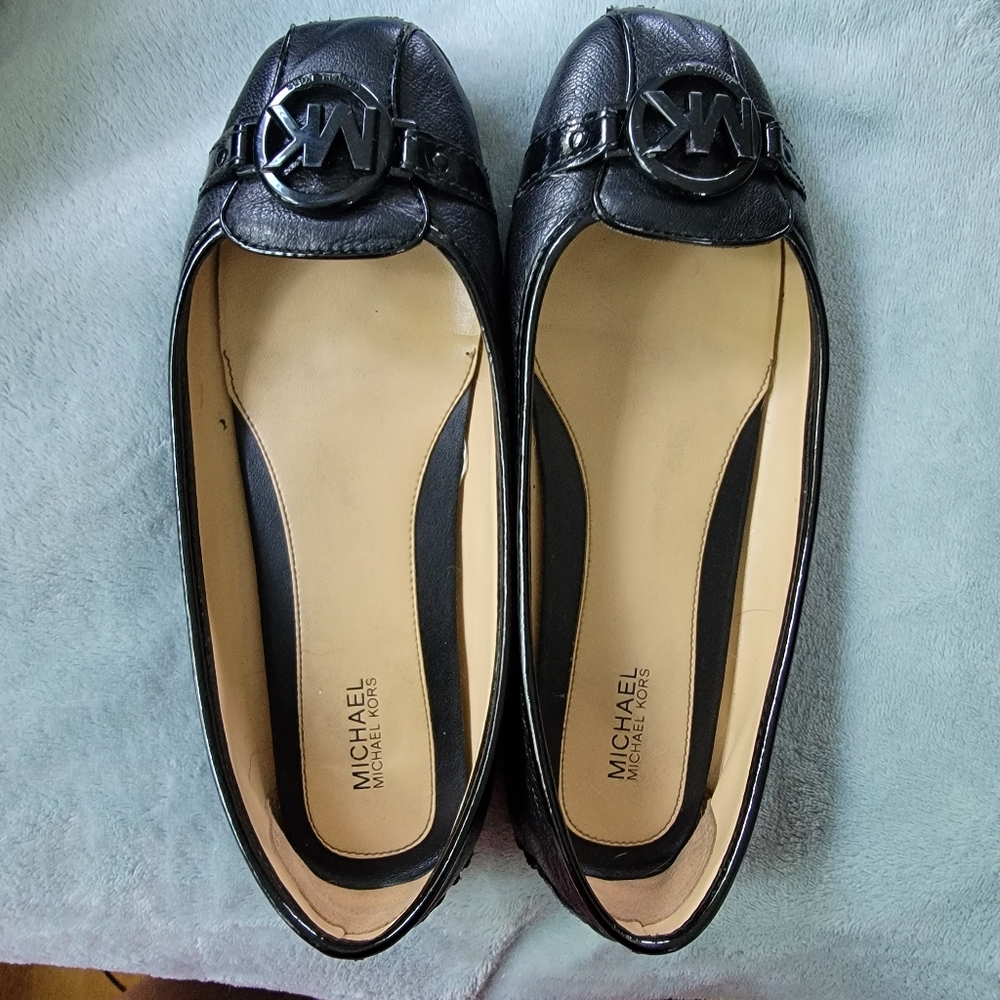 Black Michael Kors flats